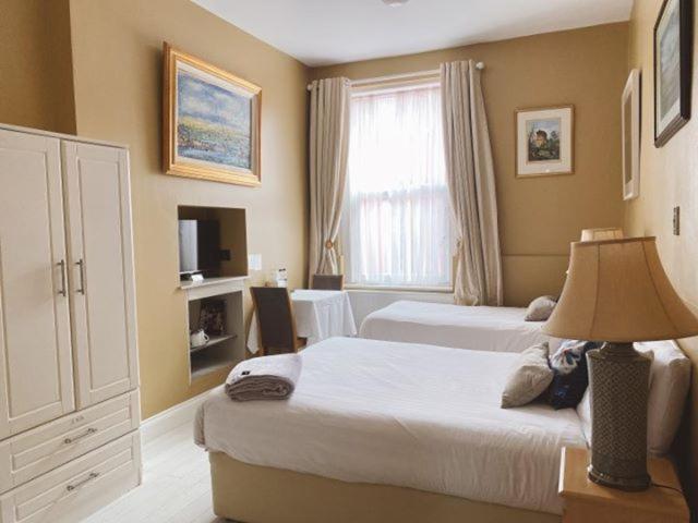 Rose Lodge Guest House Cork Ngoại thất bức ảnh